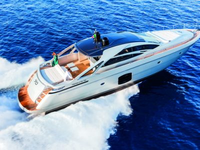 Pershing 70, form and function