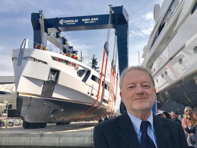 Varata Aurora, 50 metri di Rossinavi. Design di Fulvio de Simoni