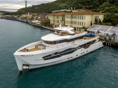 Numarine 32XP Superyacht Explorer