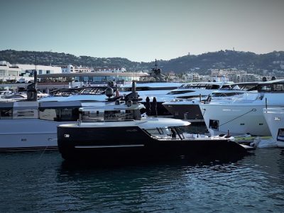 Arcadia Yachts ricomincia da tre: Sherpa, “A” e FOR.TH saranno le gamme. LIVE da Cannes