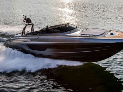 Riva Rivale 56, un modo nuovo di intendere i grandi open. La prova in anteprima