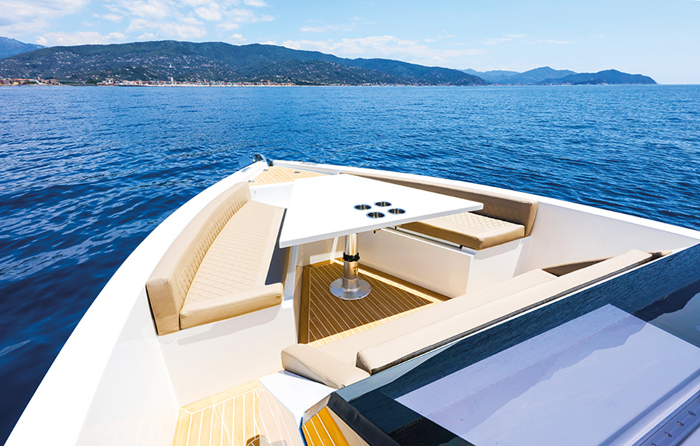 D34 Open De Antonio Yachts