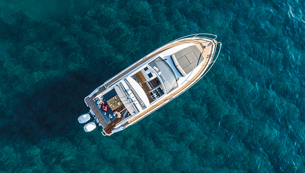 Sealine S330V