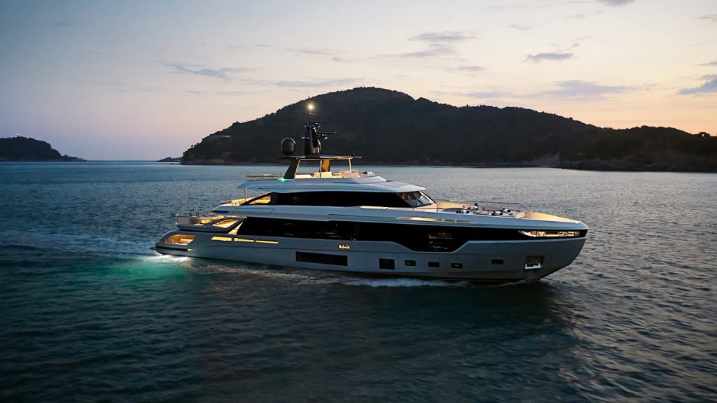 Azimut Grande Trideck
