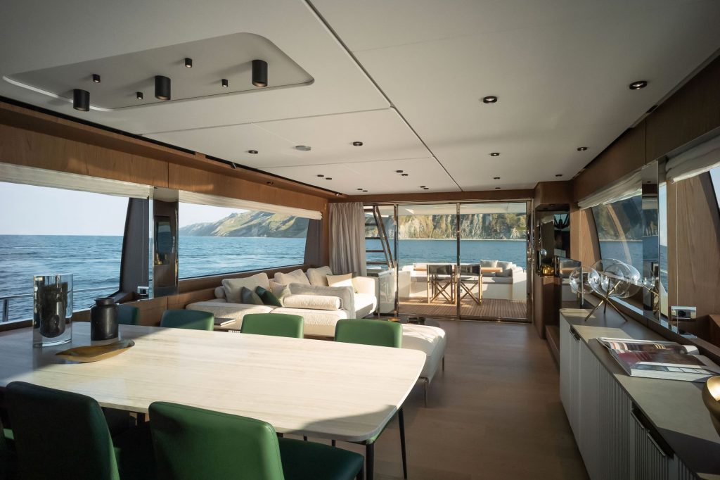 Ferretti Yachts 780, salon