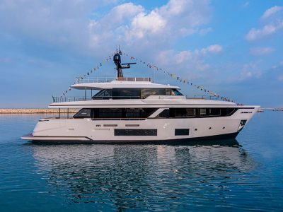 Navetta 30 M/Y Wolfpack: primo varo dell’anno per Custom Line