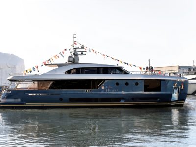 Azimut Yachts, il Magellano 30 Metri scende in acqua a Viareggio