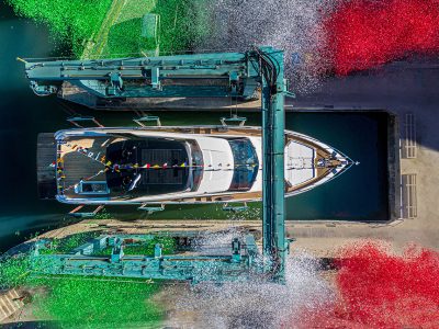 Il Cantiere di Cattolica vara il Ferretti Yachts 780 CLUB B
