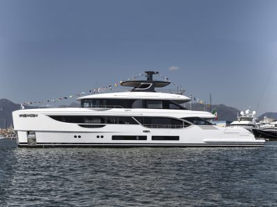 Benetti Oasis 34M, scesa in acqua la prima unità