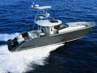 New IBIZA 44 Outboard: out with the engines, in with the carbon