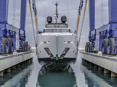 In acqua un Custom Line 106’, cerimonia del varo e festeggiamenti