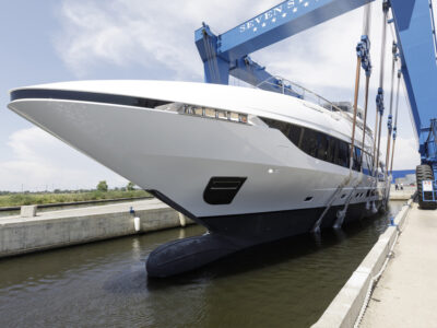 Un altro Mangusta Oceano 50 entra in acqua