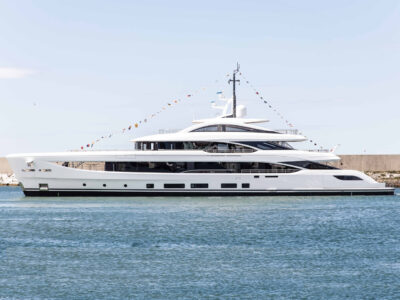 Scende in acqua Alunya, secondo B.Now 50M Oasis Deck di Benetti