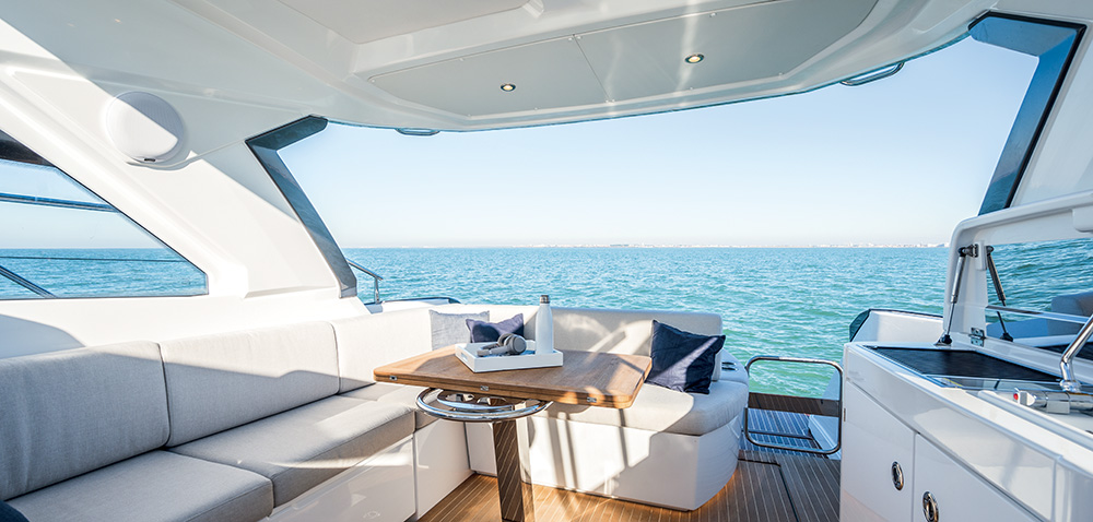 Bénéteau GT41, family economy cruiser, barchemagazine.com
