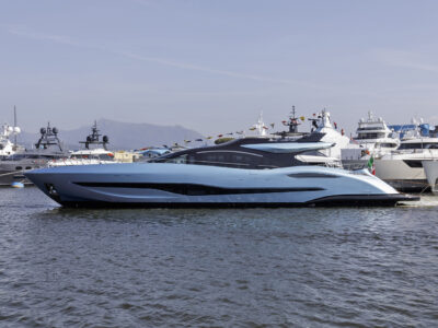 Mangusta 104 REV, in acqua il sesto esemplare