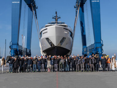 Custom Line Navetta 30, scende in acqua la sedicesima unità
