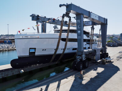 Il Columbus Atlantique 43 M/Y Frette scende in acqua