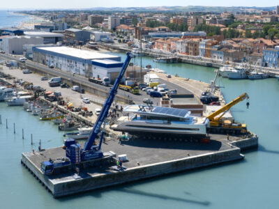Silent Yachts lancia l’SY80 ad energia solare ed elettrica