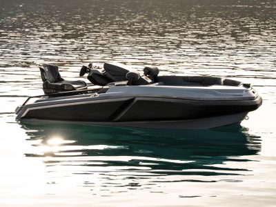 L’Hurlo 325 di Besnati al Cannes Yachting Festival
