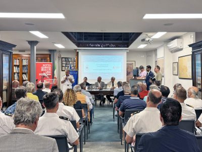 Sicurezza in mare sopra e sotto la superficie